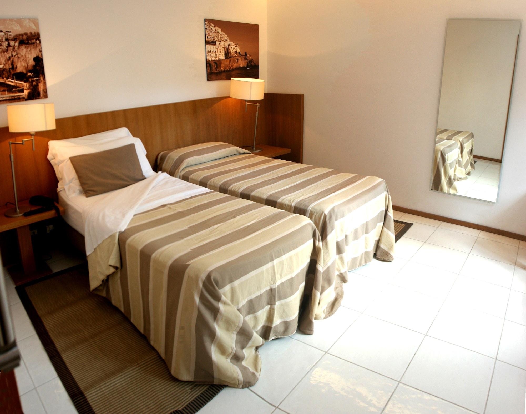 Rota Suites Sorrento Eksteriør bilde