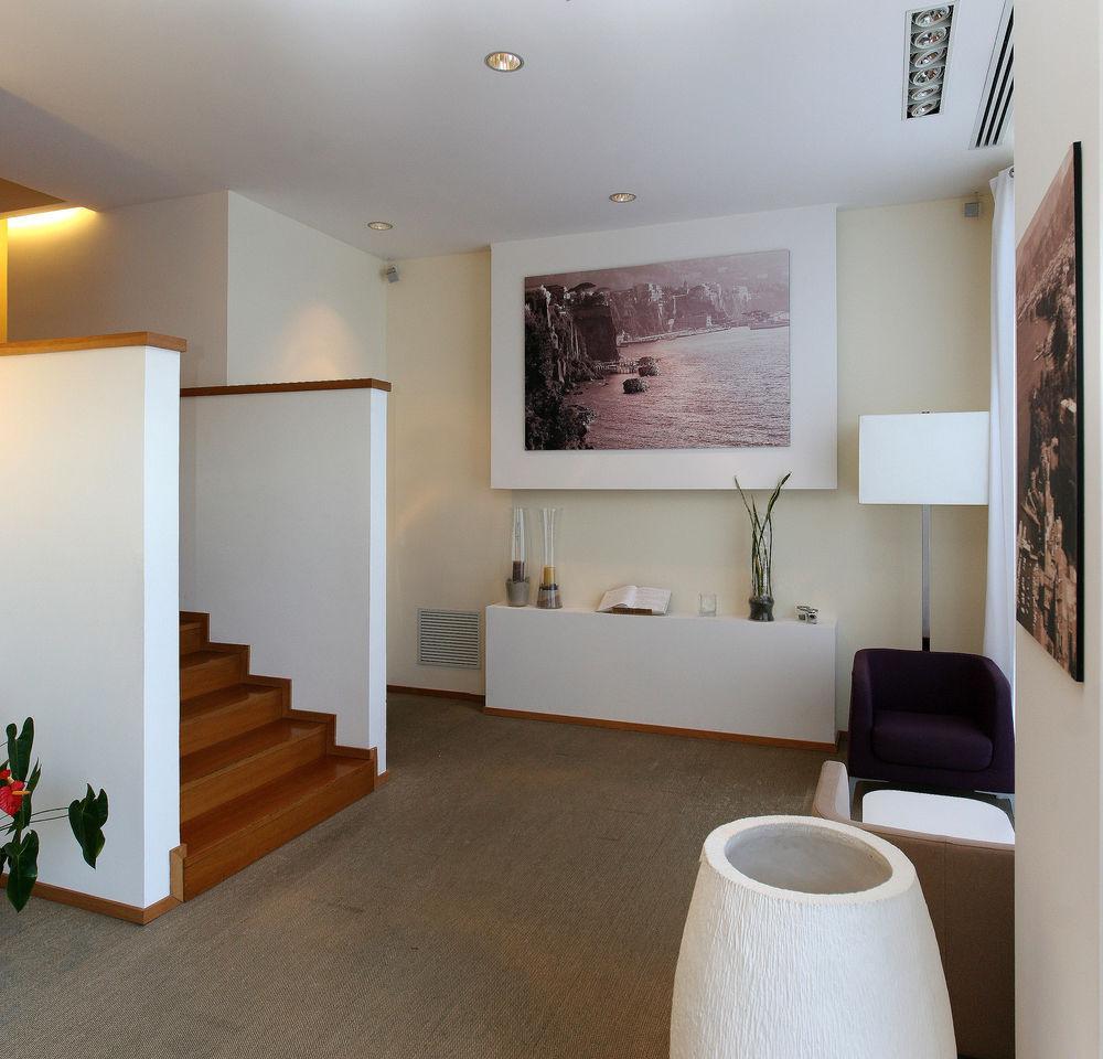 Rota Suites Sorrento Eksteriør bilde