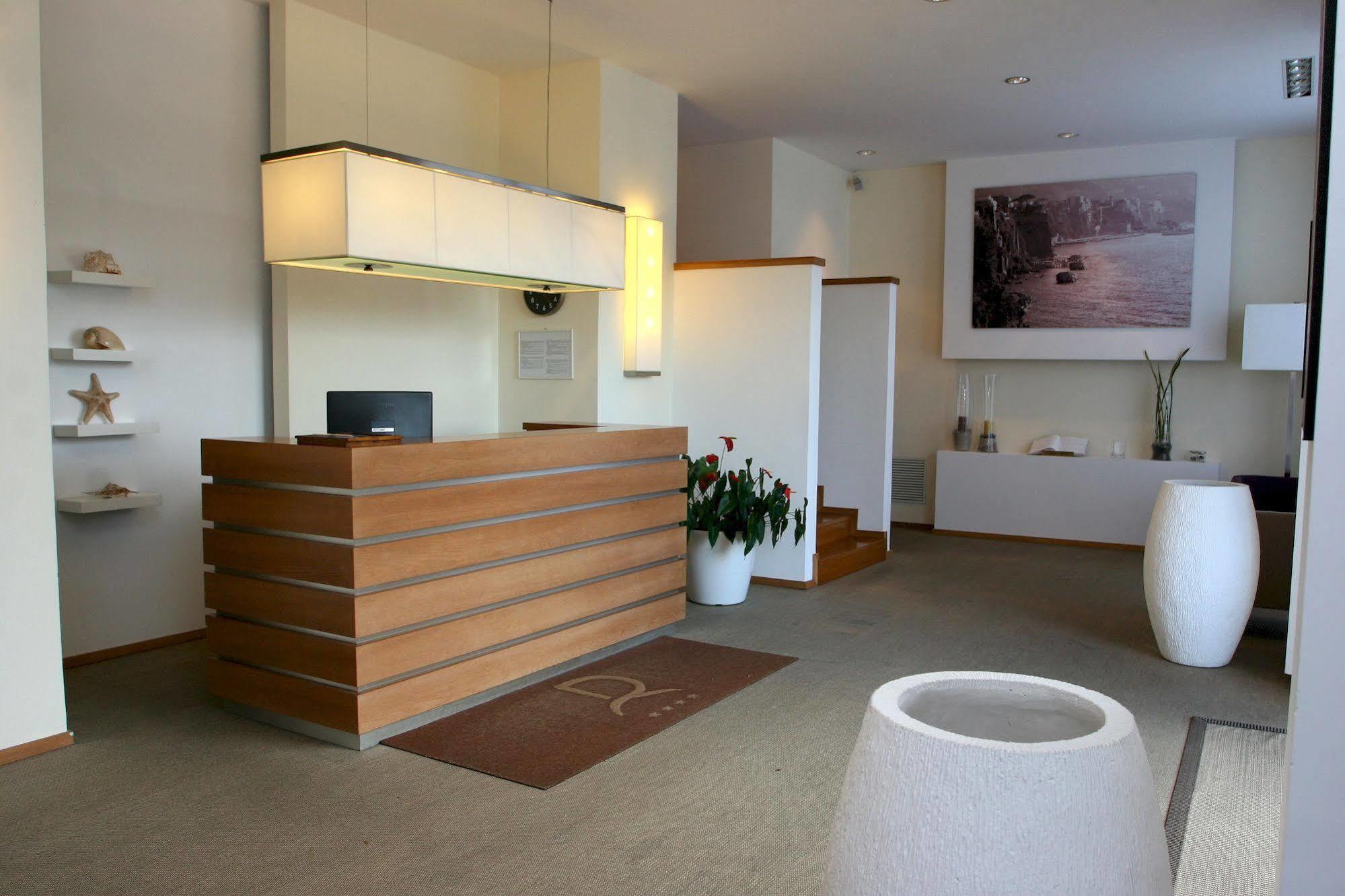 Rota Suites Sorrento Eksteriør bilde