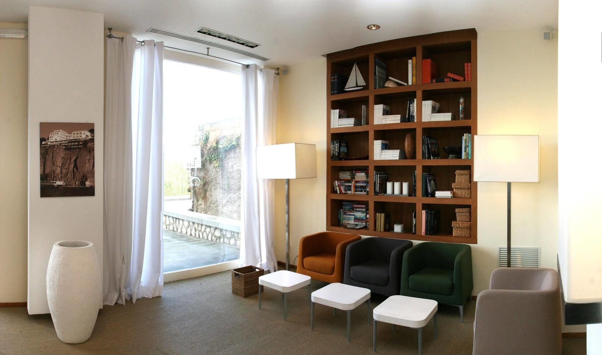 Rota Suites Sorrento Eksteriør bilde